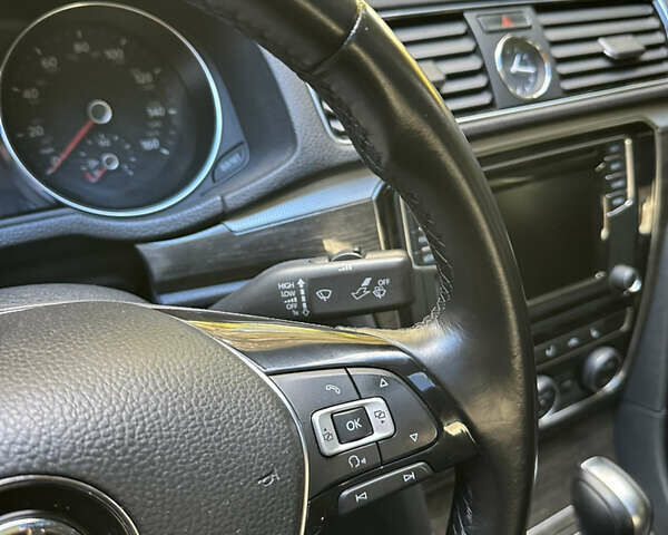 Серый Фольксваген Пассат, объемом двигателя 1.8 л и пробегом 165 тыс. км за 14200 $, фото 15 на Automoto.ua
