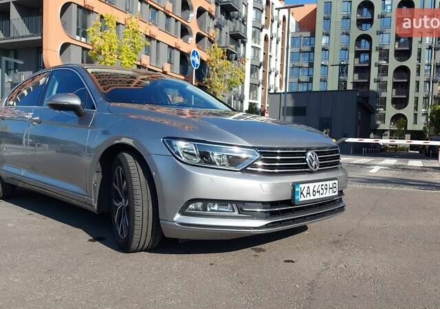 Серый Фольксваген Пассат, объемом двигателя 1.6 л и пробегом 297 тыс. км за 15000 $, фото 2 на Automoto.ua