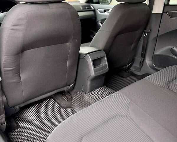 Сірий Фольксваген Пассат, об'ємом двигуна 1.8 л та пробігом 173 тис. км за 10299 $, фото 12 на Automoto.ua