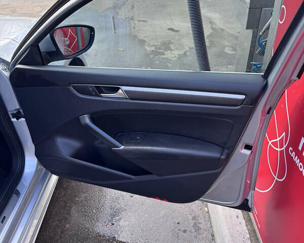 Фольксваген Пассат 2016 в Киеве на Automoto.ua Серый Фольксваген Пассат, объемом двигателя 1.8 л и пробегом 153 тыс. км за 15200 $, фото 37 на Automoto.ua