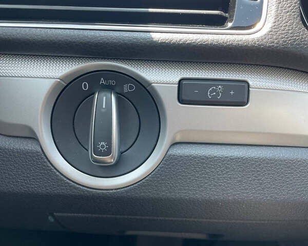 Серый Фольксваген Пассат, объемом двигателя 1.8 л и пробегом 111 тыс. км за 12999 $, фото 22 на Automoto.ua