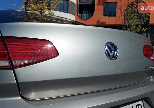 Серый Фольксваген Пассат, объемом двигателя 1.6 л и пробегом 297 тыс. км за 15000 $, фото 29 на Automoto.ua