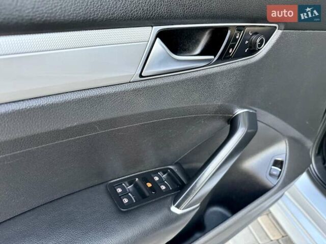 Серый Фольксваген Пассат, объемом двигателя 1.8 л и пробегом 239 тыс. км за 10700 $, фото 38 на Automoto.ua