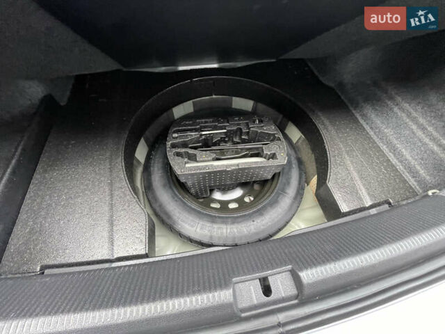 Серый Фольксваген Пассат, объемом двигателя 1.8 л и пробегом 290 тыс. км за 8999 $, фото 37 на Automoto.ua