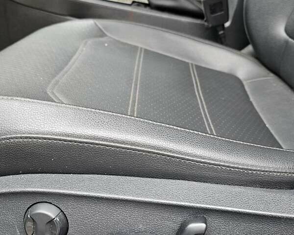 Сірий Фольксваген Пассат, об'ємом двигуна 1.8 л та пробігом 170 тис. км за 4000 $, фото 7 на Automoto.ua