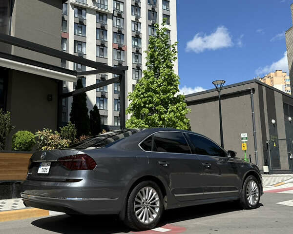 Серый Фольксваген Пассат, объемом двигателя 1.8 л и пробегом 184 тыс. км за 13500 $, фото 10 на Automoto.ua