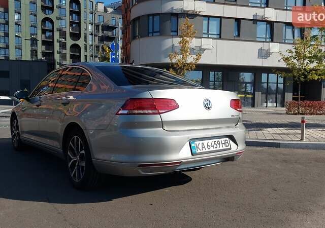 Серый Фольксваген Пассат, объемом двигателя 1.6 л и пробегом 297 тыс. км за 15000 $, фото 14 на Automoto.ua