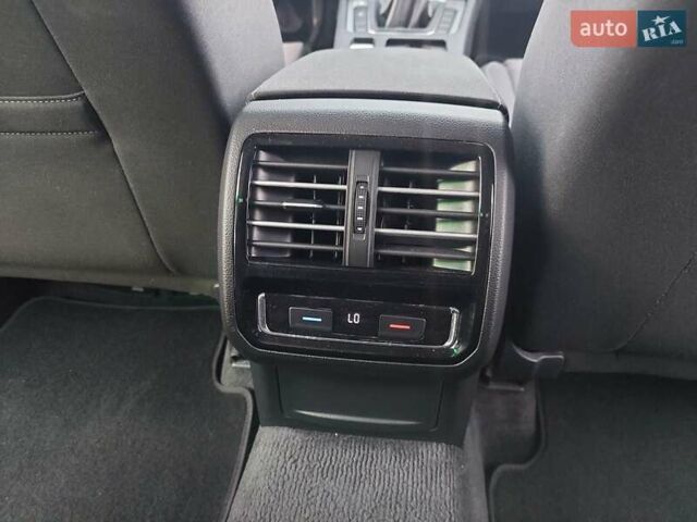 Серый Фольксваген Пассат, объемом двигателя 0 л и пробегом 196 тыс. км за 13777 $, фото 44 на Automoto.ua