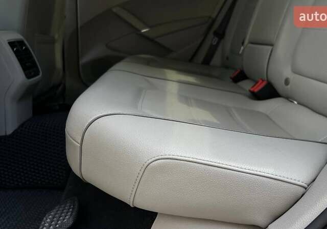 Сірий Фольксваген Пассат, об'ємом двигуна 1.8 л та пробігом 201 тис. км за 12500 $, фото 30 на Automoto.ua