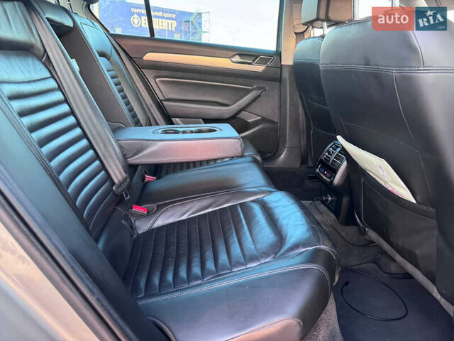 Серый Фольксваген Пассат, объемом двигателя 2 л и пробегом 244 тыс. км за 17200 $, фото 21 на Automoto.ua