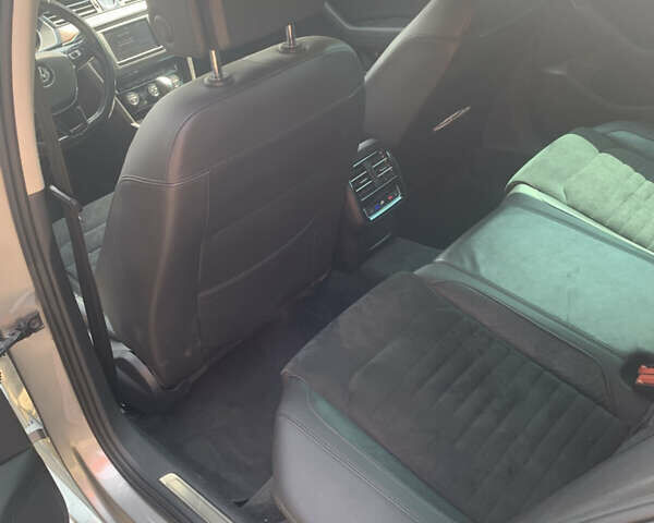 Серый Фольксваген Пассат, объемом двигателя 1.97 л и пробегом 216 тыс. км за 18000 $, фото 9 на Automoto.ua