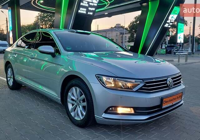 Серый Фольксваген Пассат, объемом двигателя 0 л и пробегом 196 тыс. км за 13777 $, фото 3 на Automoto.ua