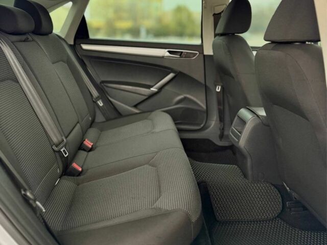 Серый Фольксваген Пассат, объемом двигателя 1.8 л и пробегом 172 тыс. км за 10299 $, фото 13 на Automoto.ua