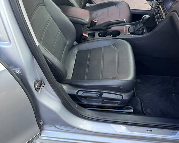 Фольксваген Пассат 2016 в Киеве на Automoto.ua Серый Фольксваген Пассат, объемом двигателя 1.8 л и пробегом 153 тыс. км за 15200 $, фото 39 на Automoto.ua