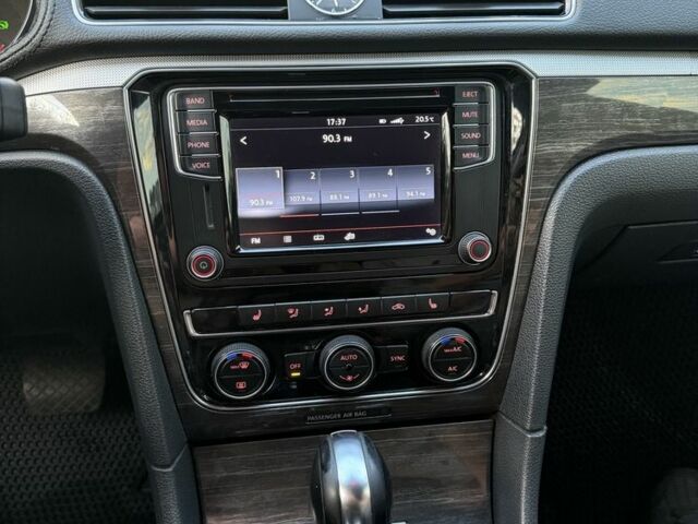 Серый Фольксваген Пассат, объемом двигателя 1.8 л и пробегом 140 тыс. км за 13100 $, фото 7 на Automoto.ua