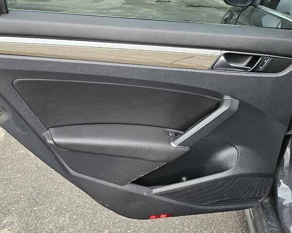 Сірий Фольксваген Пассат, об'ємом двигуна 1.8 л та пробігом 170 тис. км за 4000 $, фото 2 на Automoto.ua