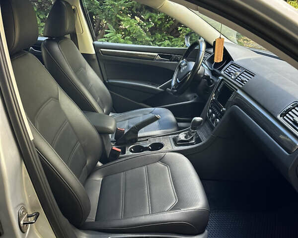 Серый Фольксваген Пассат, объемом двигателя 1.8 л и пробегом 165 тыс. км за 14200 $, фото 24 на Automoto.ua