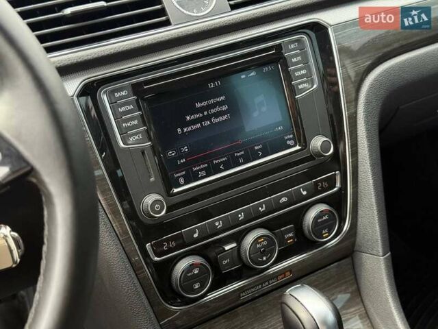 Серый Фольксваген Пассат, объемом двигателя 1.78 л и пробегом 177 тыс. км за 12700 $, фото 37 на Automoto.ua