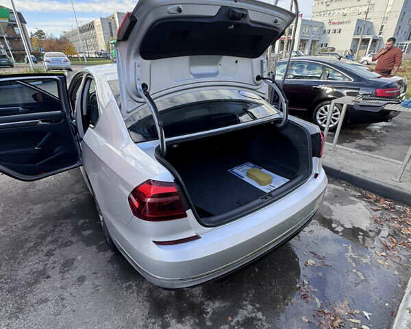 Фольксваген Пассат 2016 в Киеве на Automoto.ua Серый Фольксваген Пассат, объемом двигателя 1.8 л и пробегом 153 тыс. км за 15200 $, фото 36 на Automoto.ua