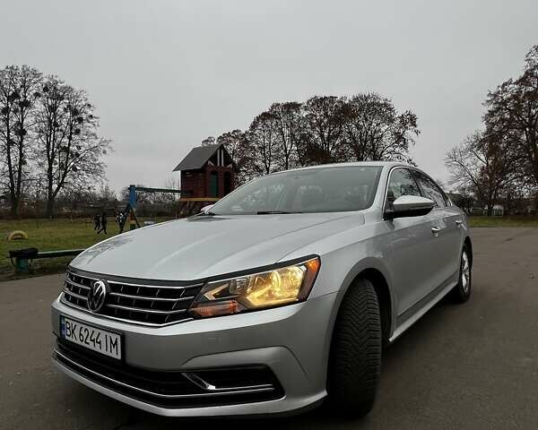 Серый Фольксваген Пассат, объемом двигателя 1.8 л и пробегом 190 тыс. км за 16000 $, фото 8 на Automoto.ua