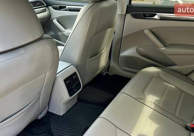 Сірий Фольксваген Пассат, об'ємом двигуна 1.8 л та пробігом 201 тис. км за 12500 $, фото 32 на Automoto.ua