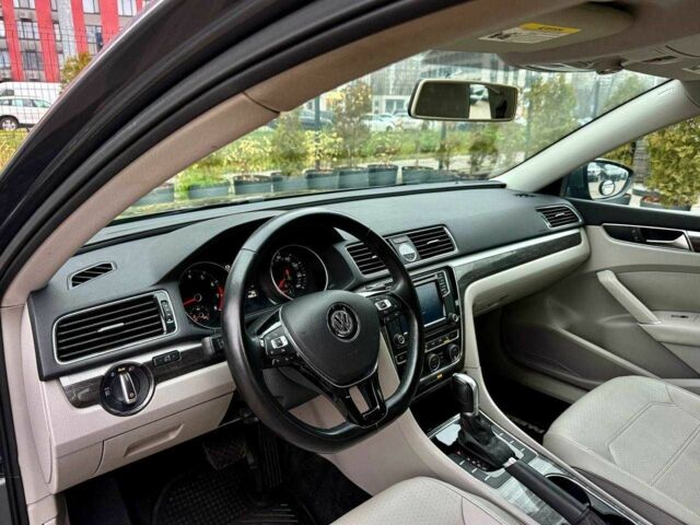 Сірий Фольксваген Пассат, об'ємом двигуна 1.8 л та пробігом 43 тис. км за 14800 $, фото 9 на Automoto.ua