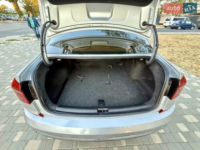 Серый Фольксваген Пассат, объемом двигателя 1.8 л и пробегом 239 тыс. км за 10700 $, фото 62 на Automoto.ua