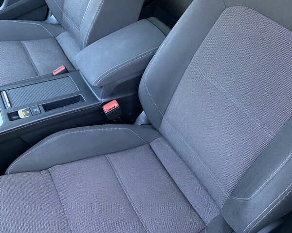 Сірий Фольксваген Пассат, об'ємом двигуна 1.6 л та пробігом 313 тис. км за 13300 $, фото 21 на Automoto.ua