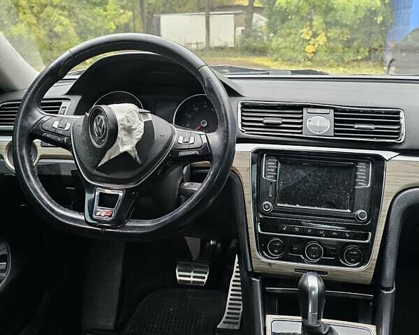Фольксваген Пассат 2016 в Киеве на Automoto.ua Серый Фольксваген Пассат, объемом двигателя 1.8 л и пробегом 170 тыс. км за 4700 $, фото 19 на Automoto.ua