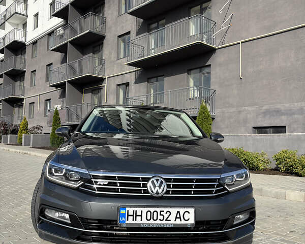 Серый Фольксваген Пассат, объемом двигателя 1.97 л и пробегом 320 тыс. км за 19000 $, фото 1 на Automoto.ua