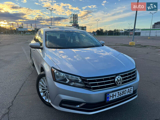 Серый Фольксваген Пассат, объемом двигателя 1.8 л и пробегом 177 тыс. км за 12000 $, фото 2 на Automoto.ua