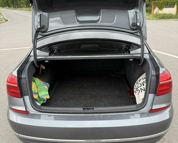 Серый Фольксваген Пассат, объемом двигателя 1.8 л и пробегом 112 тыс. км за 14300 $, фото 13 на Automoto.ua