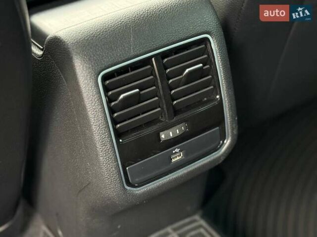 Серый Фольксваген Пассат, объемом двигателя 1.78 л и пробегом 177 тыс. км за 12400 $, фото 34 на Automoto.ua