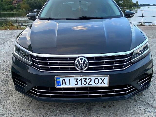 Серый Фольксваген Пассат, объемом двигателя 1.8 л и пробегом 219 тыс. км за 14000 $, фото 3 на Automoto.ua