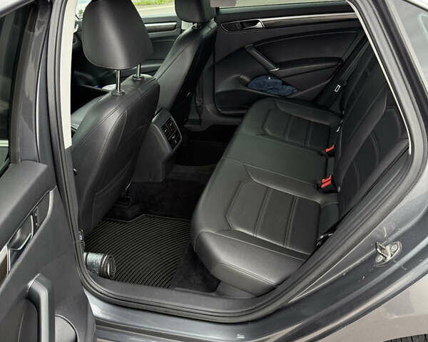 Серый Фольксваген Пассат, объемом двигателя 1.8 л и пробегом 112 тыс. км за 14300 $, фото 12 на Automoto.ua