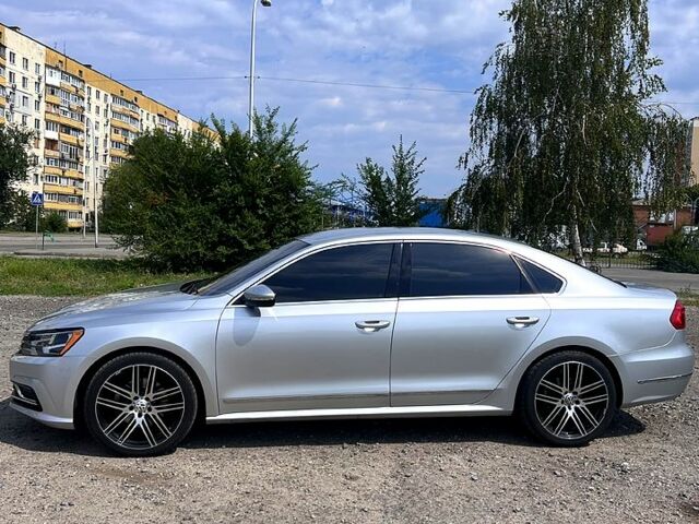 Сірий Фольксваген Пассат, об'ємом двигуна 1.8 л та пробігом 180 тис. км за 13500 $, фото 1 на Automoto.ua