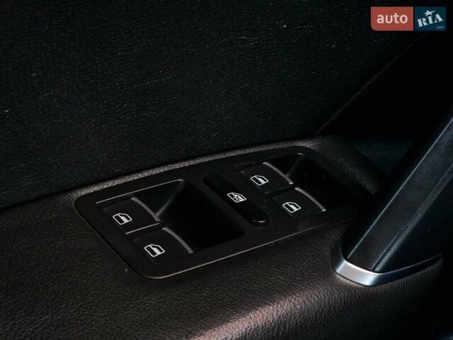 Серый Фольксваген Пассат, объемом двигателя 1.8 л и пробегом 169 тыс. км за 11490 $, фото 52 на Automoto.ua