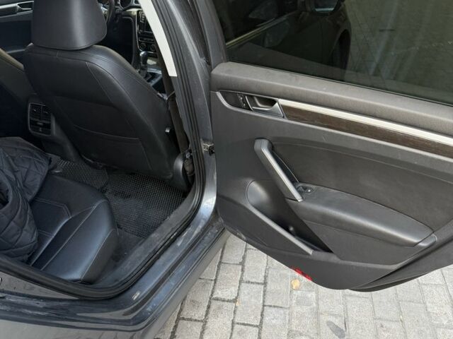 Серый Фольксваген Пассат, объемом двигателя 1.8 л и пробегом 140 тыс. км за 13100 $, фото 19 на Automoto.ua