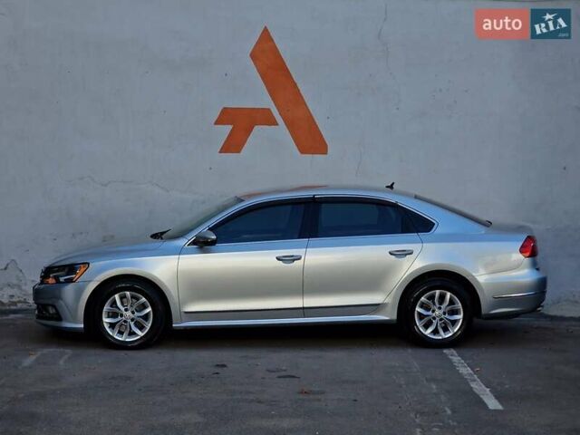 Серый Фольксваген Пассат, объемом двигателя 1.8 л и пробегом 169 тыс. км за 11490 $, фото 21 на Automoto.ua