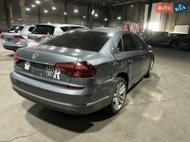 Серый Фольксваген Пассат, объемом двигателя 1.8 л и пробегом 220 тыс. км за 13500 $, фото 18 на Automoto.ua