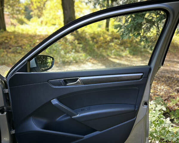 Серый Фольксваген Пассат, объемом двигателя 1.8 л и пробегом 165 тыс. км за 14200 $, фото 35 на Automoto.ua