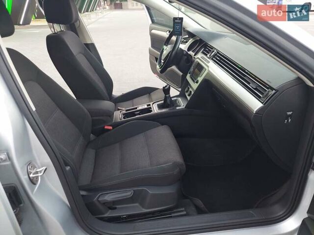 Серый Фольксваген Пассат, объемом двигателя 0 л и пробегом 196 тыс. км за 13777 $, фото 45 на Automoto.ua