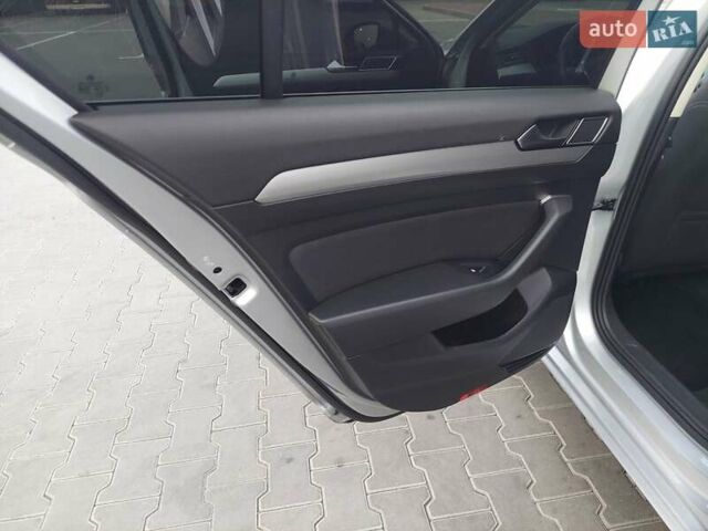 Серый Фольксваген Пассат, объемом двигателя 0 л и пробегом 196 тыс. км за 13777 $, фото 41 на Automoto.ua