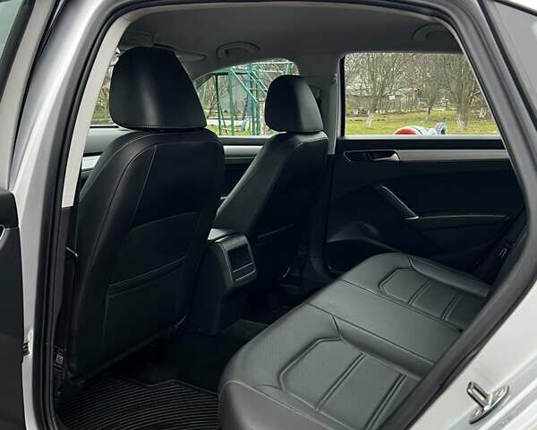 Серый Фольксваген Пассат, объемом двигателя 1.8 л и пробегом 190 тыс. км за 16000 $, фото 22 на Automoto.ua