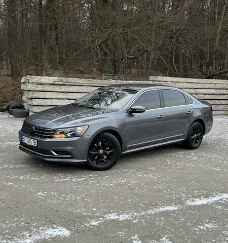 Серый Фольксваген Пассат, объемом двигателя 1.8 л и пробегом 154 тыс. км за 12500 $, фото 7 на Automoto.ua