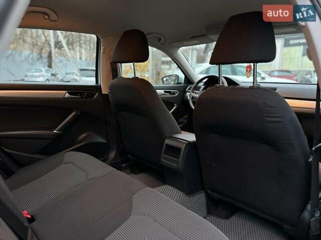 Серый Фольксваген Пассат, объемом двигателя 1.8 л и пробегом 109 тыс. км за 13490 $, фото 18 на Automoto.ua