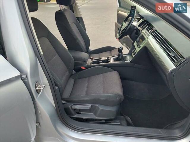 Серый Фольксваген Пассат, объемом двигателя 0 л и пробегом 196 тыс. км за 13777 $, фото 59 на Automoto.ua