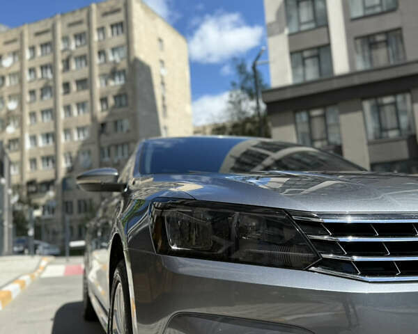 Серый Фольксваген Пассат, объемом двигателя 1.8 л и пробегом 184 тыс. км за 13500 $, фото 1 на Automoto.ua