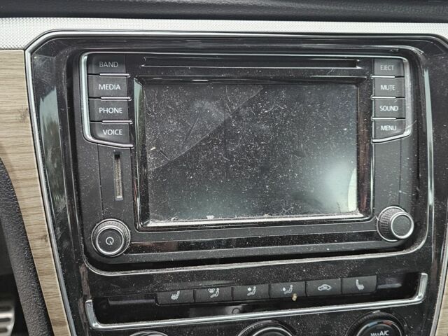 Серый Фольксваген Пассат, объемом двигателя 1.8 л и пробегом 170 тыс. км за 5000 $, фото 19 на Automoto.ua