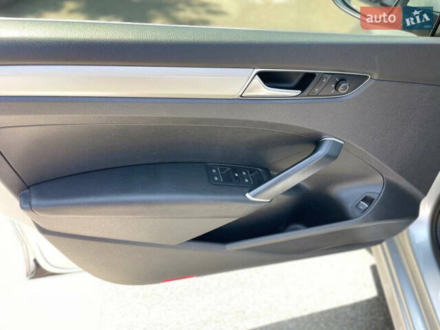 Серый Фольксваген Пассат, объемом двигателя 1.8 л и пробегом 111 тыс. км за 12999 $, фото 12 на Automoto.ua